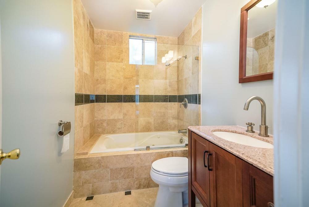 Апартаменти Stylish 2 Bed & 2 Bath At The Heart Of Hollywood With Free Parking - One Car Only Лос-Анджелес Екстер'єр фото
