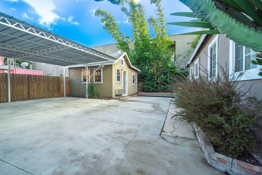 Апартаменти Stylish 2 Bed & 2 Bath At The Heart Of Hollywood With Free Parking - One Car Only Лос-Анджелес Екстер'єр фото