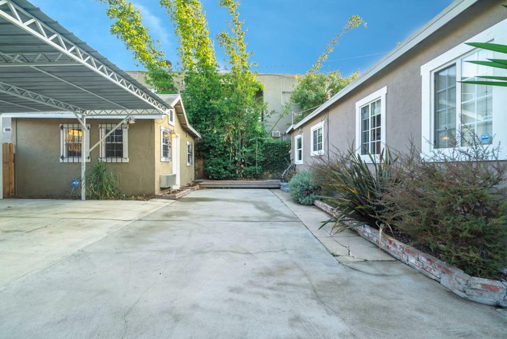 Апартаменти Stylish 2 Bed & 2 Bath At The Heart Of Hollywood With Free Parking - One Car Only Лос-Анджелес Екстер'єр фото