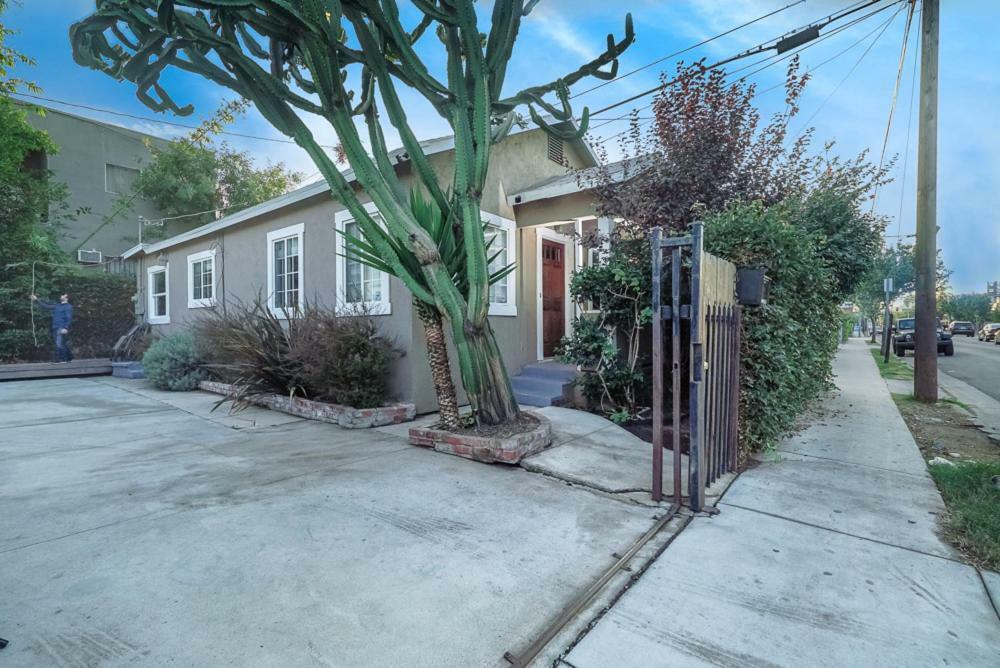 Апартаменти Stylish 2 Bed & 2 Bath At The Heart Of Hollywood With Free Parking - One Car Only Лос-Анджелес Екстер'єр фото