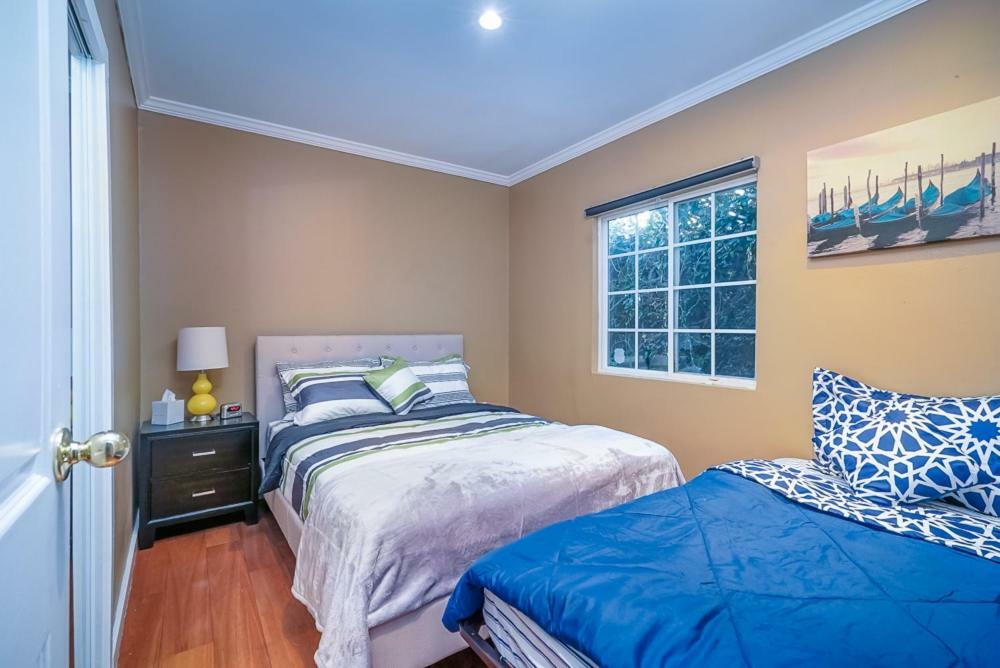 Апартаменти Stylish 2 Bed & 2 Bath At The Heart Of Hollywood With Free Parking - One Car Only Лос-Анджелес Екстер'єр фото