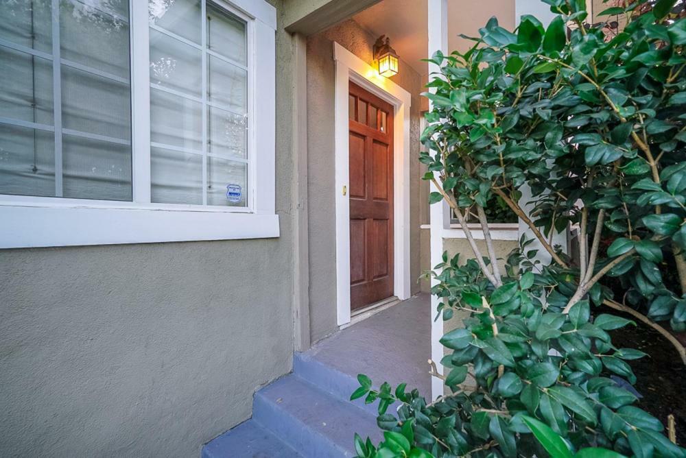 Апартаменти Stylish 2 Bed & 2 Bath At The Heart Of Hollywood With Free Parking - One Car Only Лос-Анджелес Екстер'єр фото